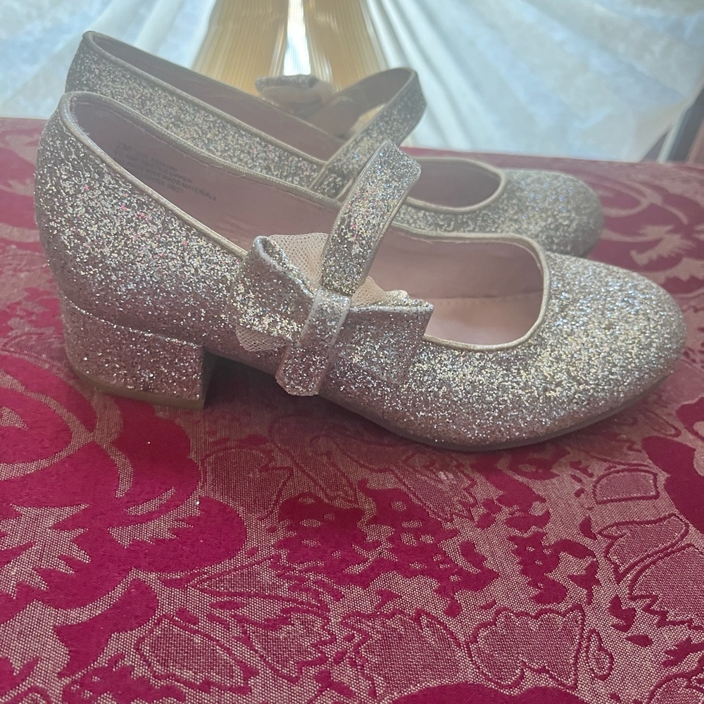 Gold girls’ dress shoes
